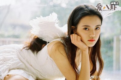 ​SNH48成员孙珍妮外表酷似外国人被怀疑混血，个人资料被扒让人失望？