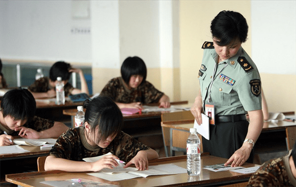 武警哪些人容易留队(武警什么专业能长期留队)