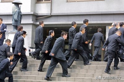 ​日本山口组，被政府承认的合法黑帮，势力到底有多强大？