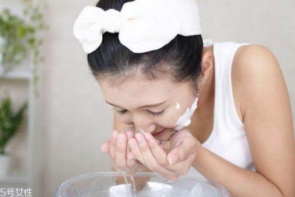 氨基酸洗面奶成分表 最推荐的氨基酸洗面奶