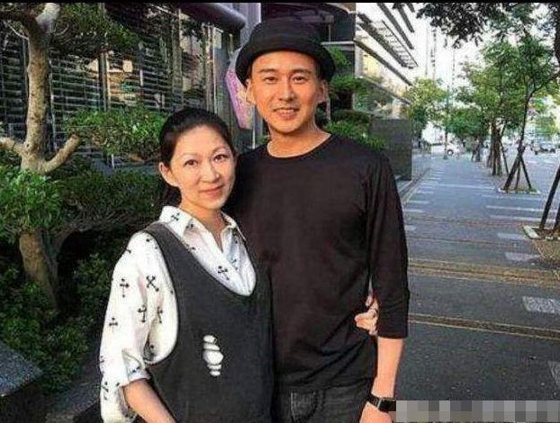 “姐弟恋”7年后结婚，婚后为怀孕吃尽苦头，46岁喜获龙凤胎！