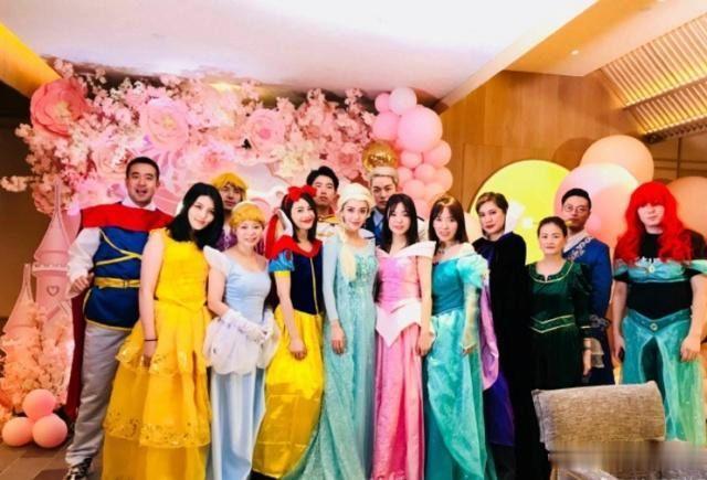 “姐弟恋”7年后结婚，婚后为怀孕吃尽苦头，46岁喜获龙凤胎！