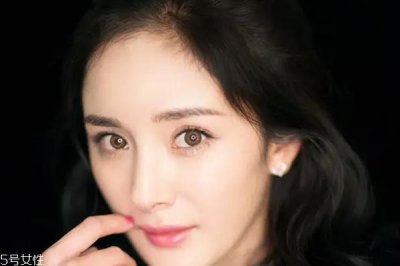 ​棕色美瞳适合化什么妆 棕色美瞳适合什么人